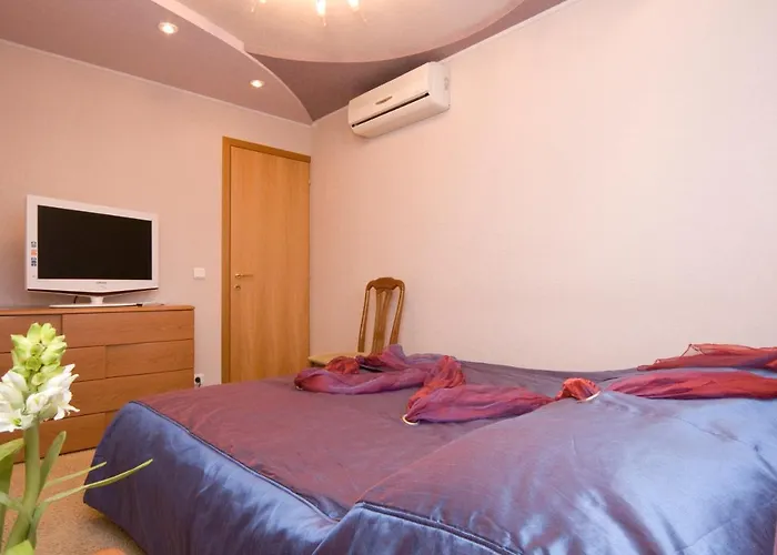 Druzhba Hotel And Restaurant